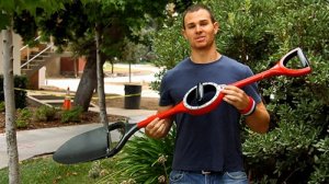 A More Ergonomic Shovel Seeks Funding ON Kickstarter